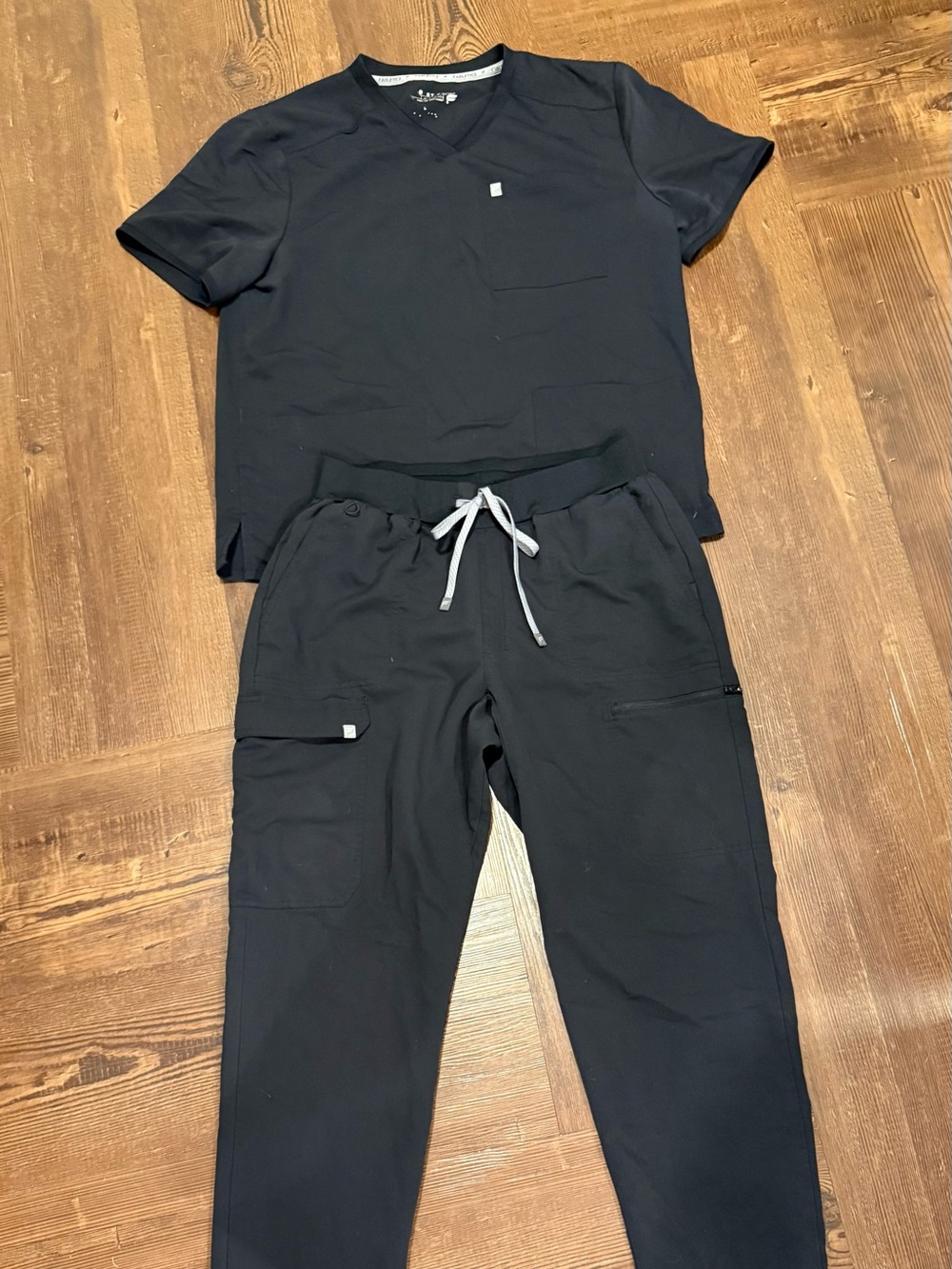 Black Large Fabletics Scrub Set L LIKE NEW